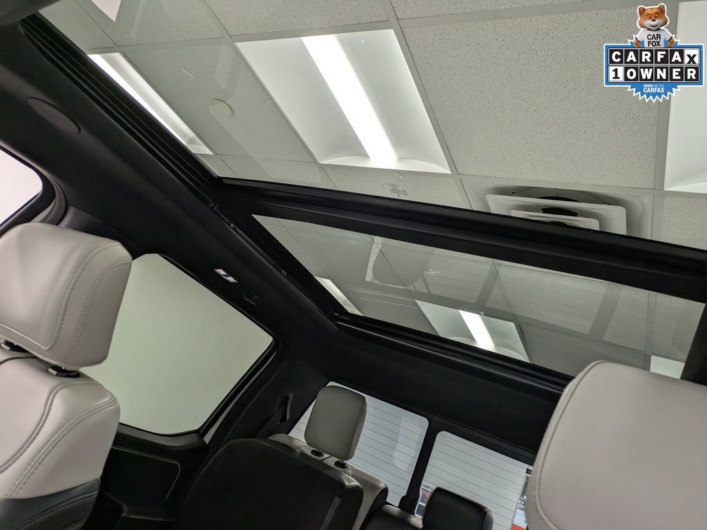 Used 2025 Ford F150 Lightning Platinum image 23