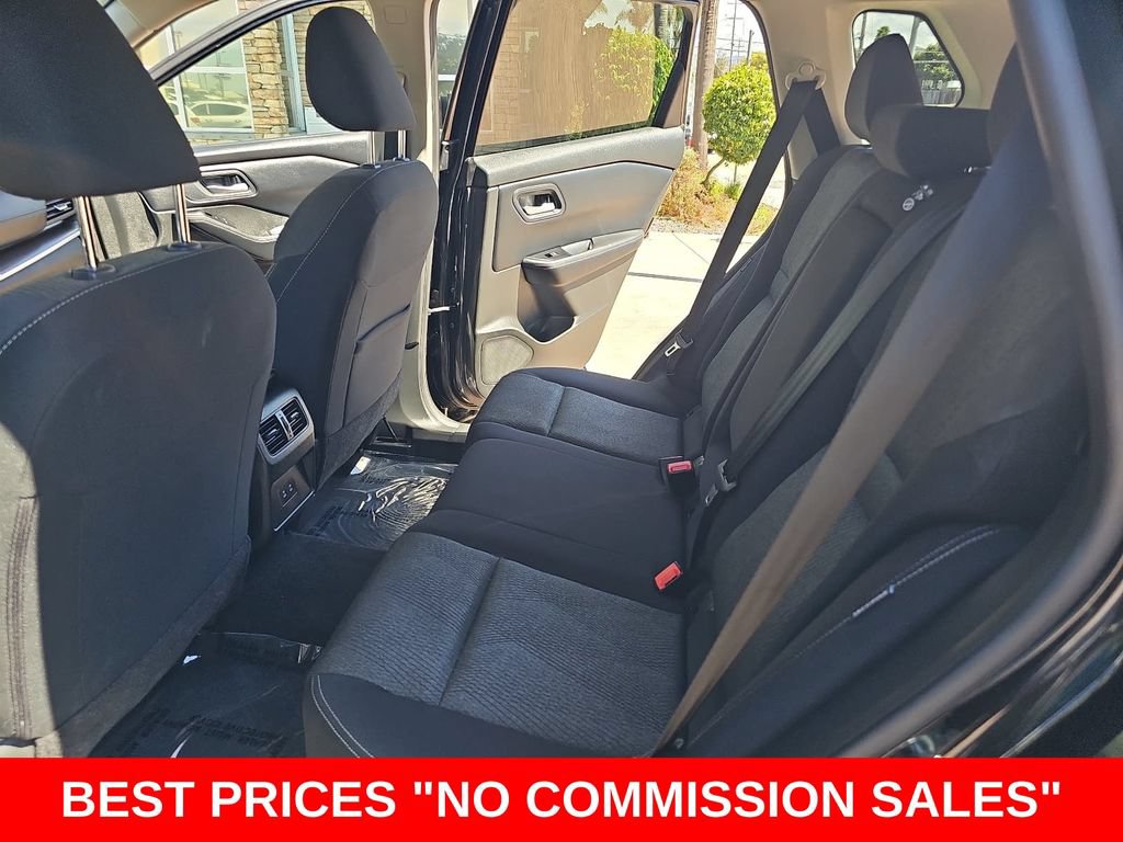Used 2024 Nissan Rogue SV AWD/4WD image 14