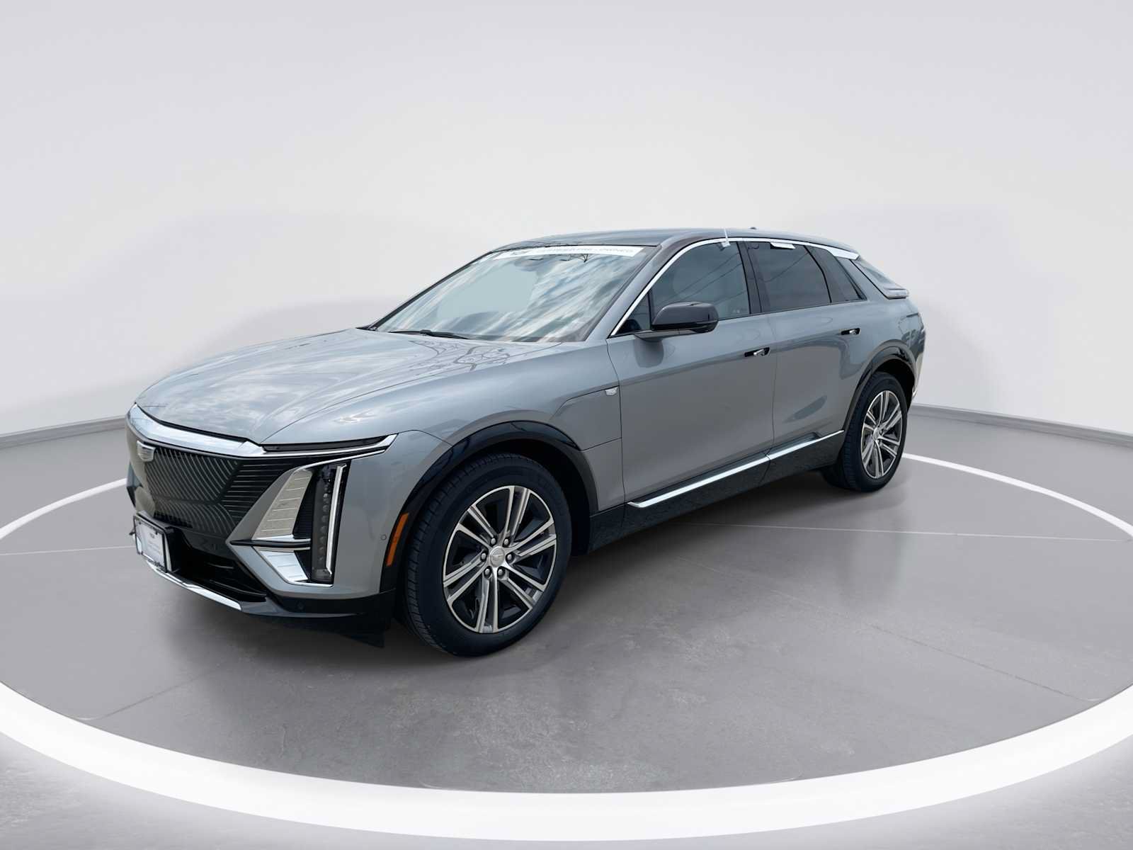 Certified 2024 Cadillac Lyriq Luxury AWD/4WD image 5