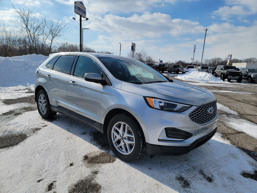 Used 2024 Ford Edge SEL image 3