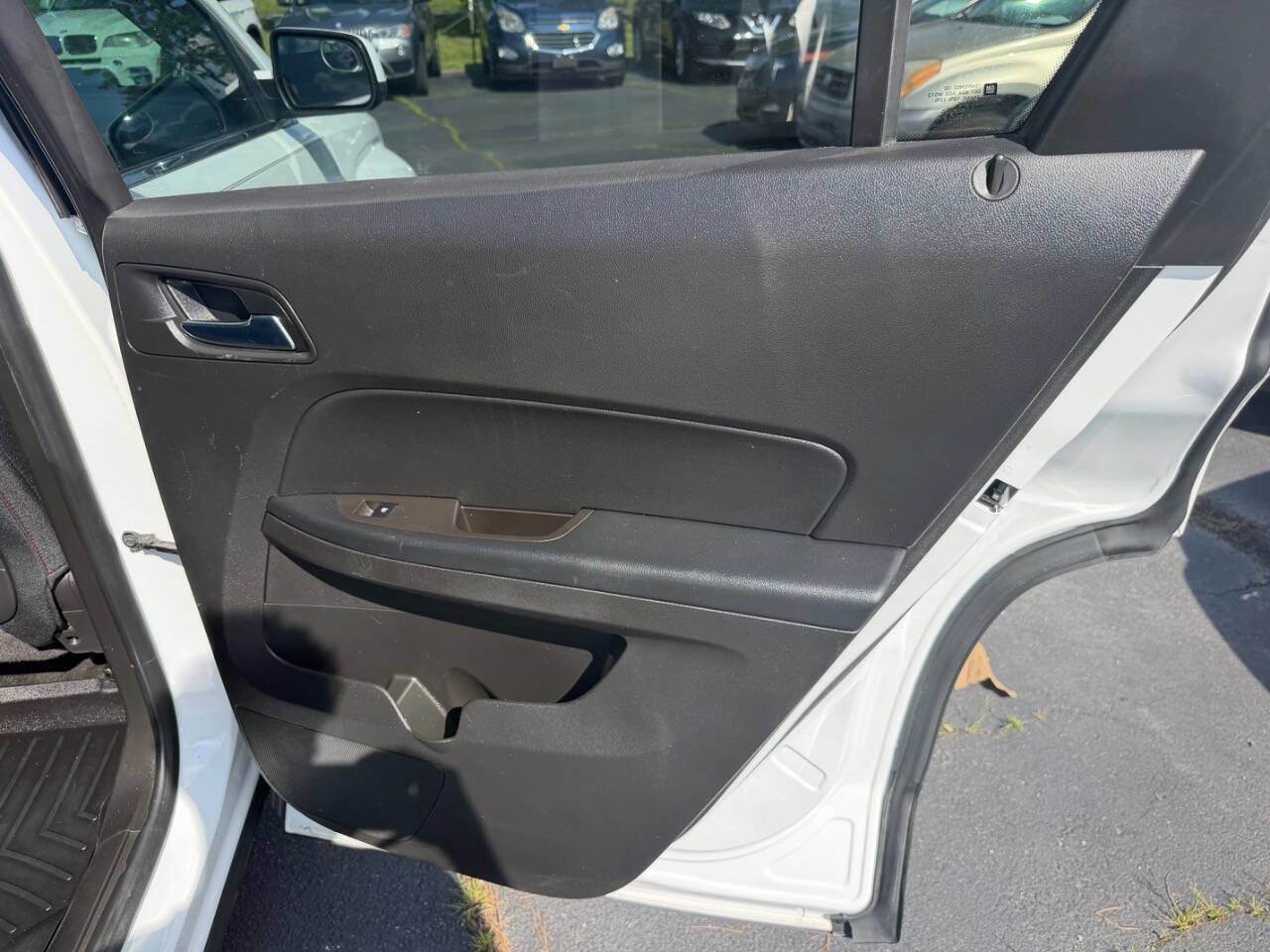Used 2015 GMC Terrain SLE FWD image 16