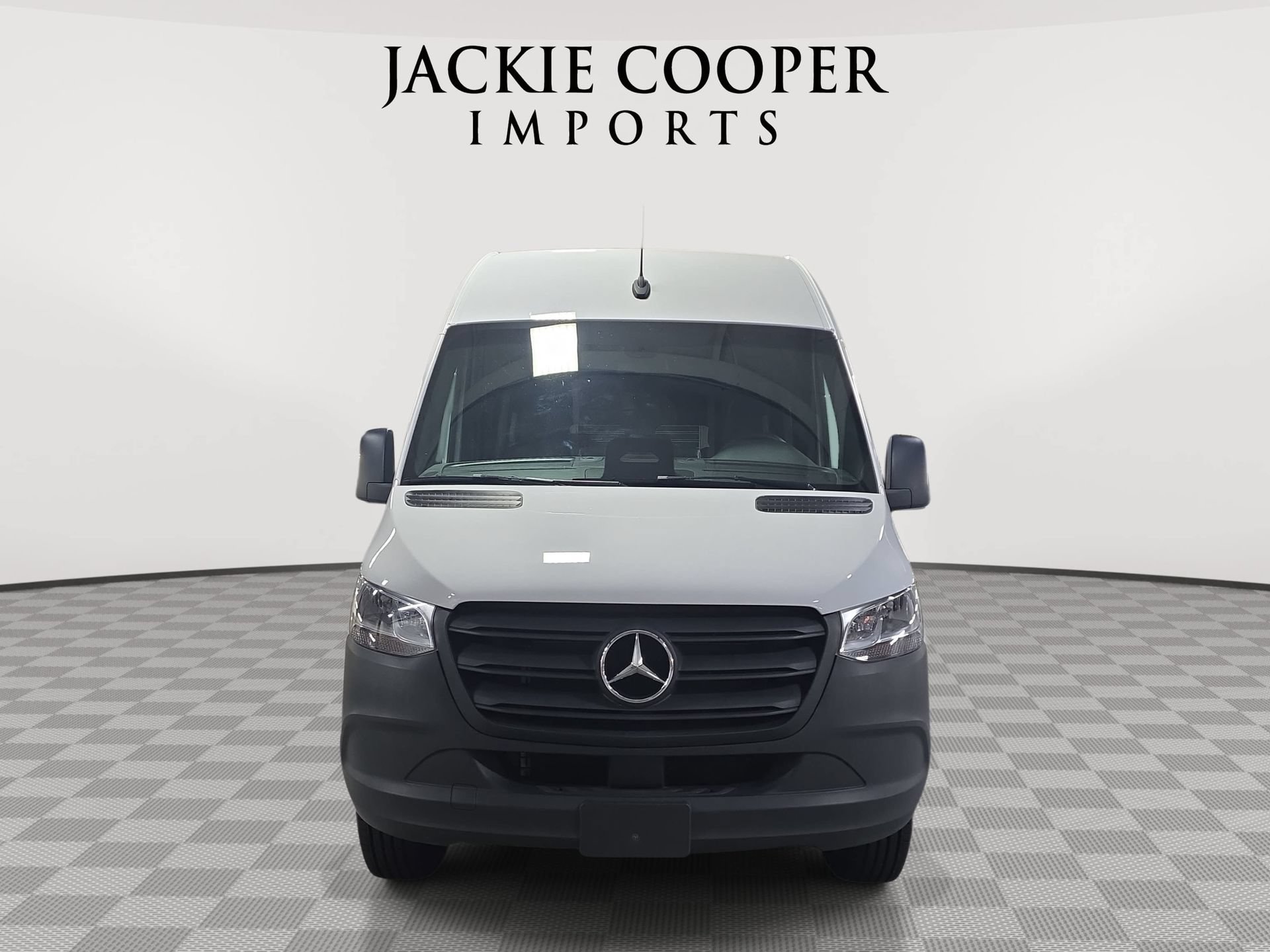 Used 2025 Mercedes-Benz Sprinter 2500 image 2