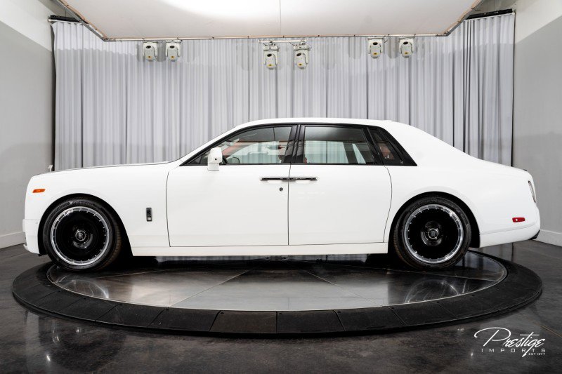 Used 2024 Rolls-Royce Phantom Sedan image 9