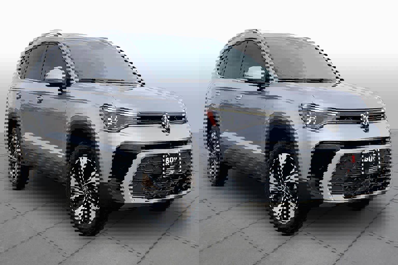 Used 2025 Volkswagen Taos SE AWD/4WD image 3