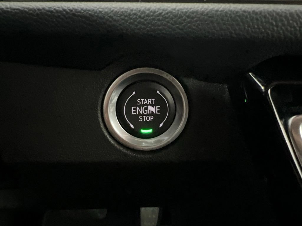 Used 2024 Chevrolet Traverse LS FWD image 16