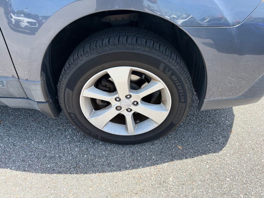 Used 2014 Subaru Outback 2.5i Premium AWD/4WD image 4