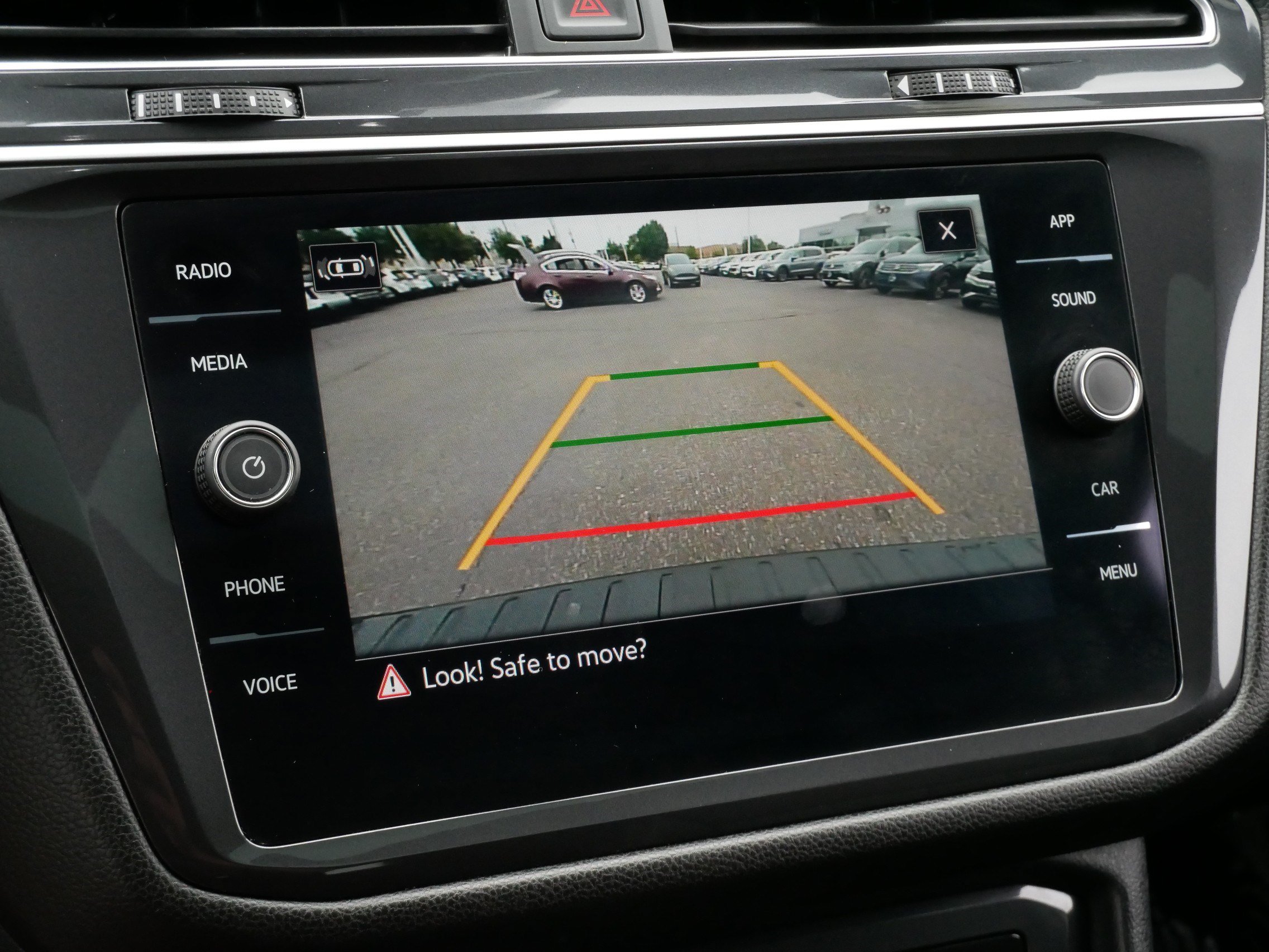 Certified 2023 Volkswagen Tiguan SE R-Line AWD/4WD image 31