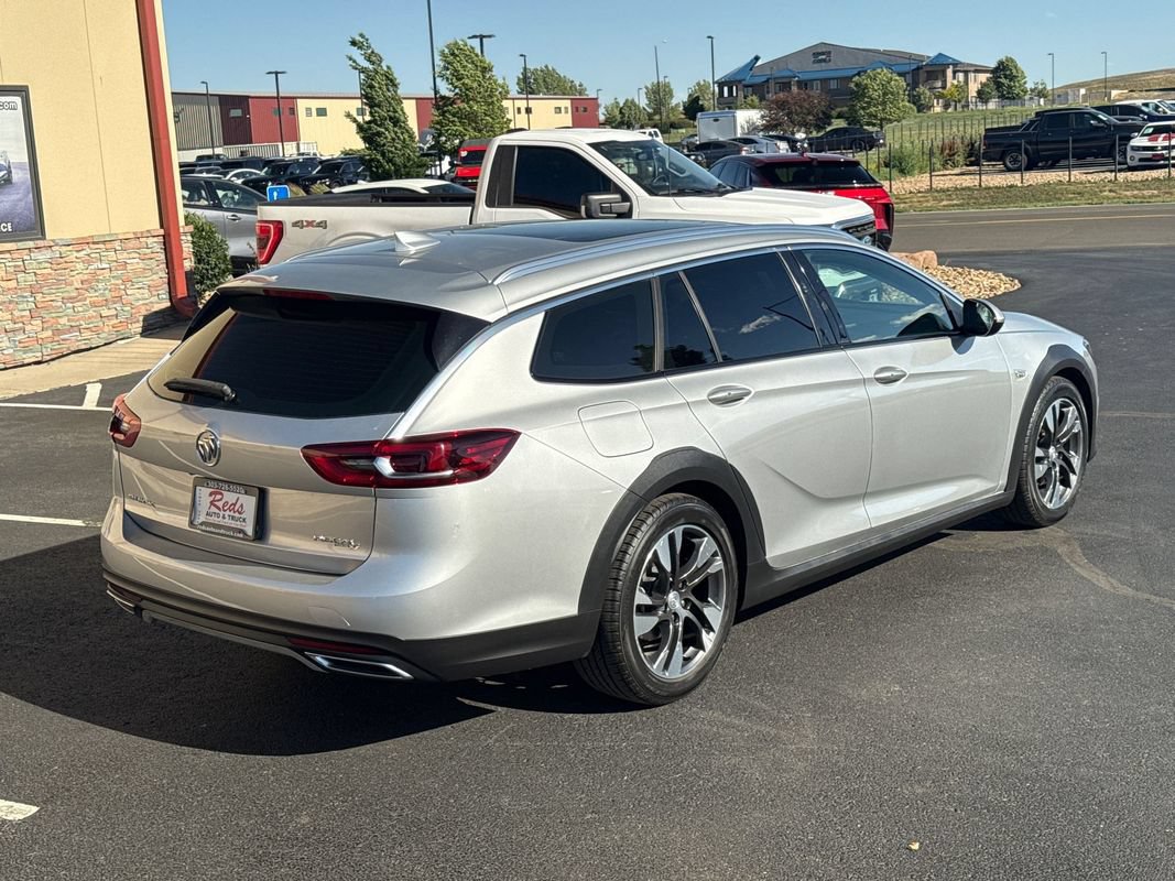 Used 2018 Buick Regal Essence w/ Sights and Sounds Package AWD/4WD image 5