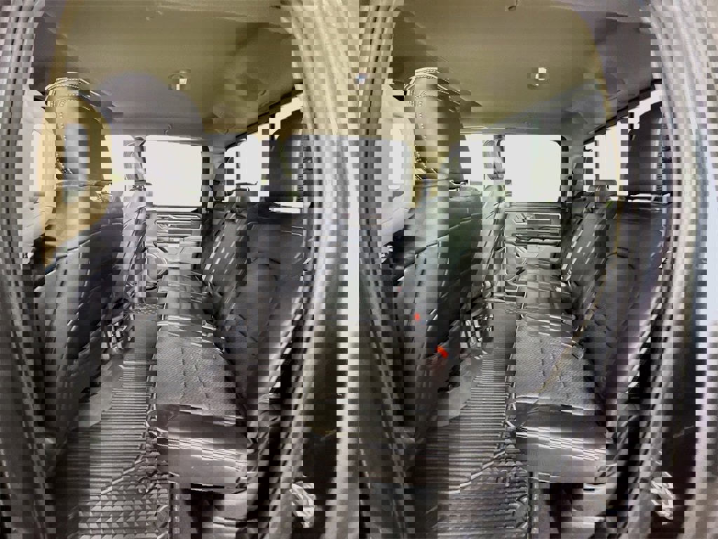 Used 2019 RAM 1500 Laramie image 16