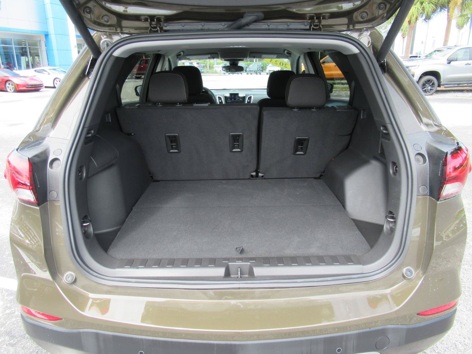 Used 2023 Chevrolet Equinox LT FWD image 36