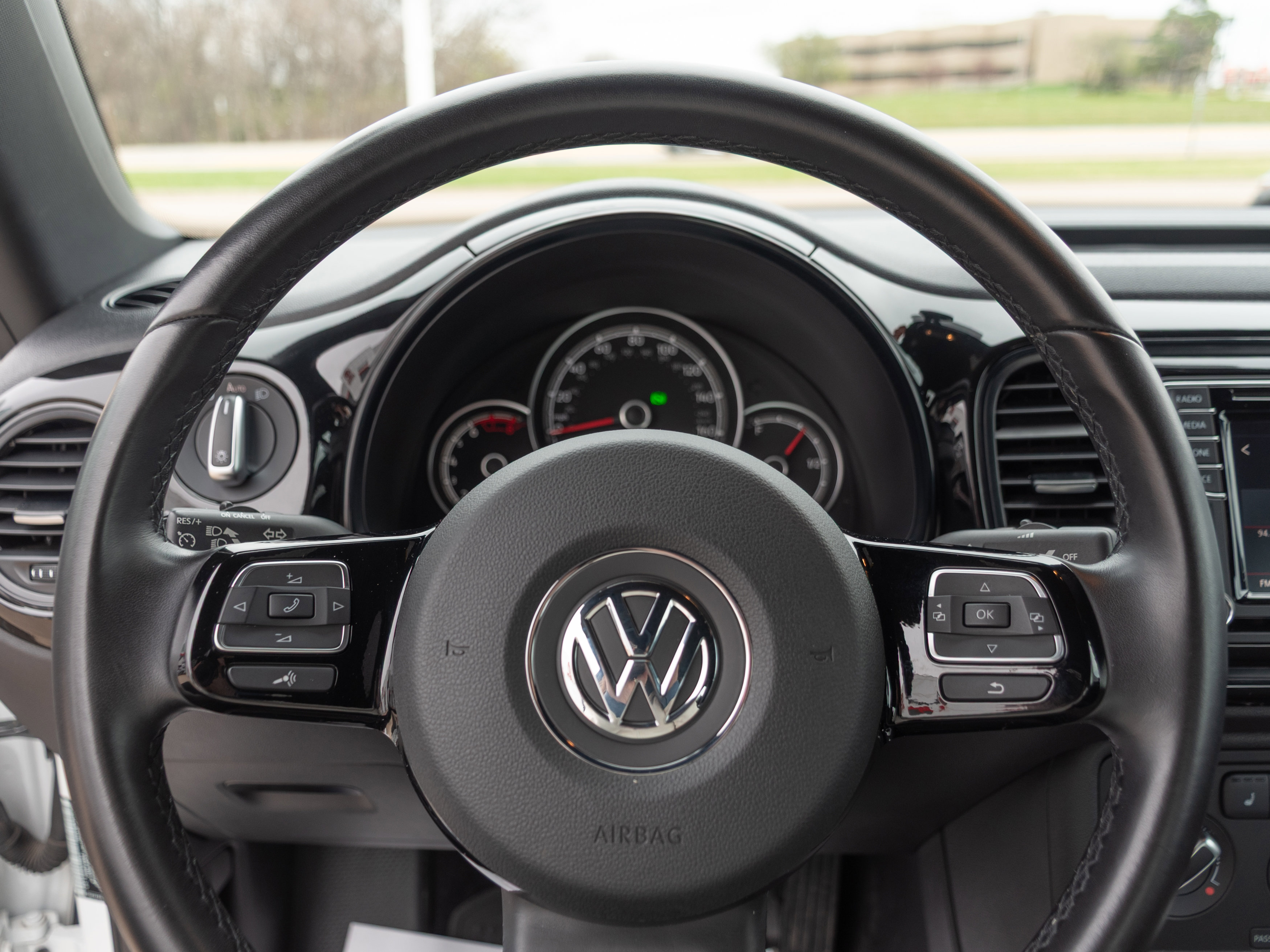 Used 2018 Volkswagen Beetle 2.0T S image 9