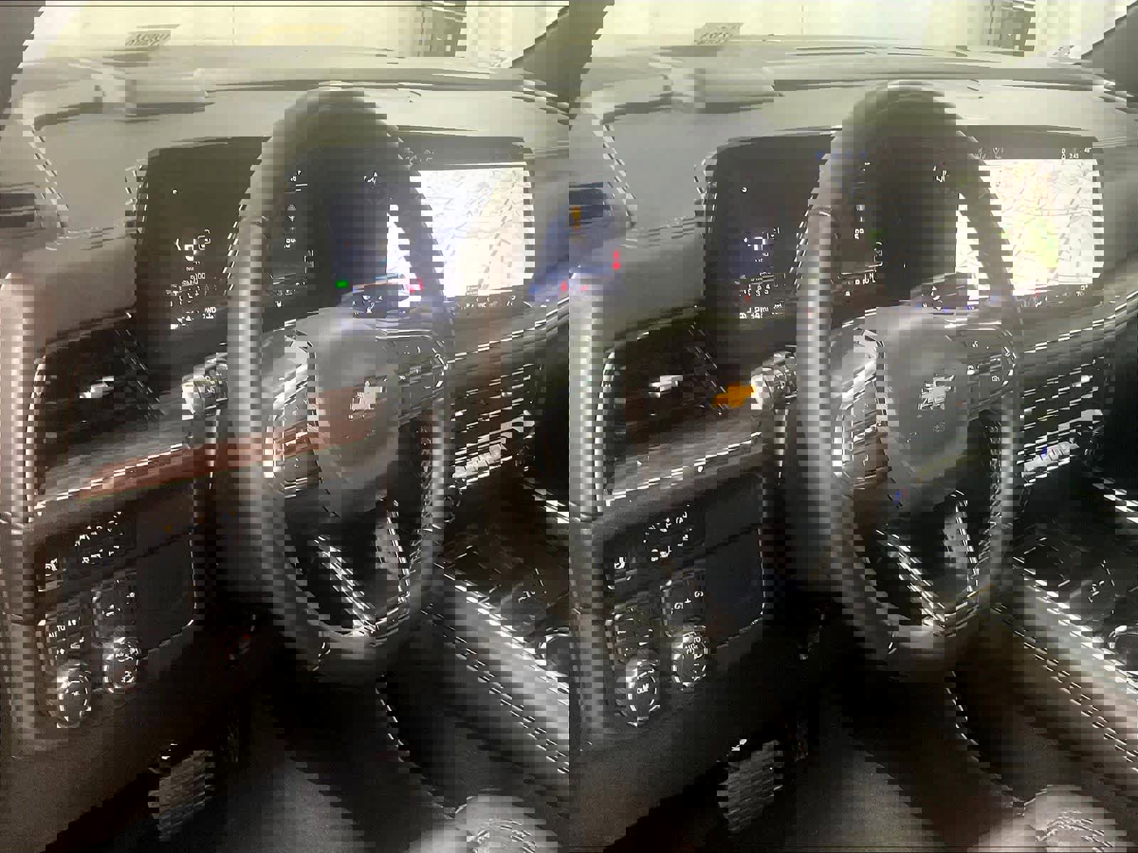 Used 2025 Chevrolet Tahoe LT image 8