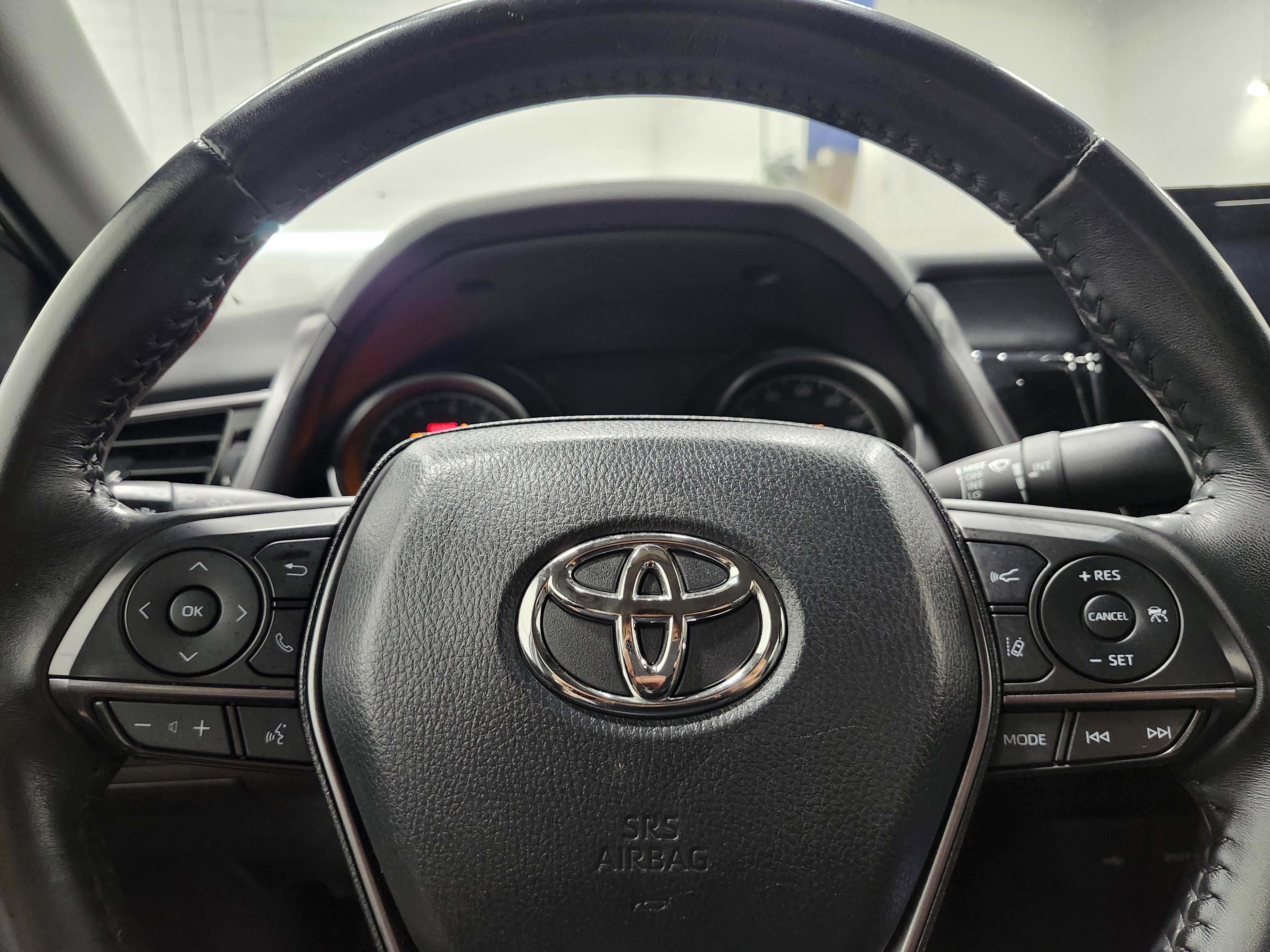 Used 2024 Toyota Camry SE w/ Convenience Package FWD image 19