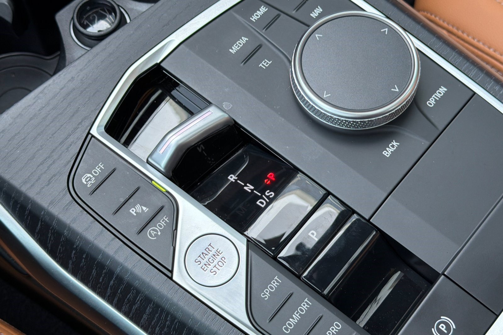 Used 2025 BMW 330i Sedan w/ Premium Package image 28