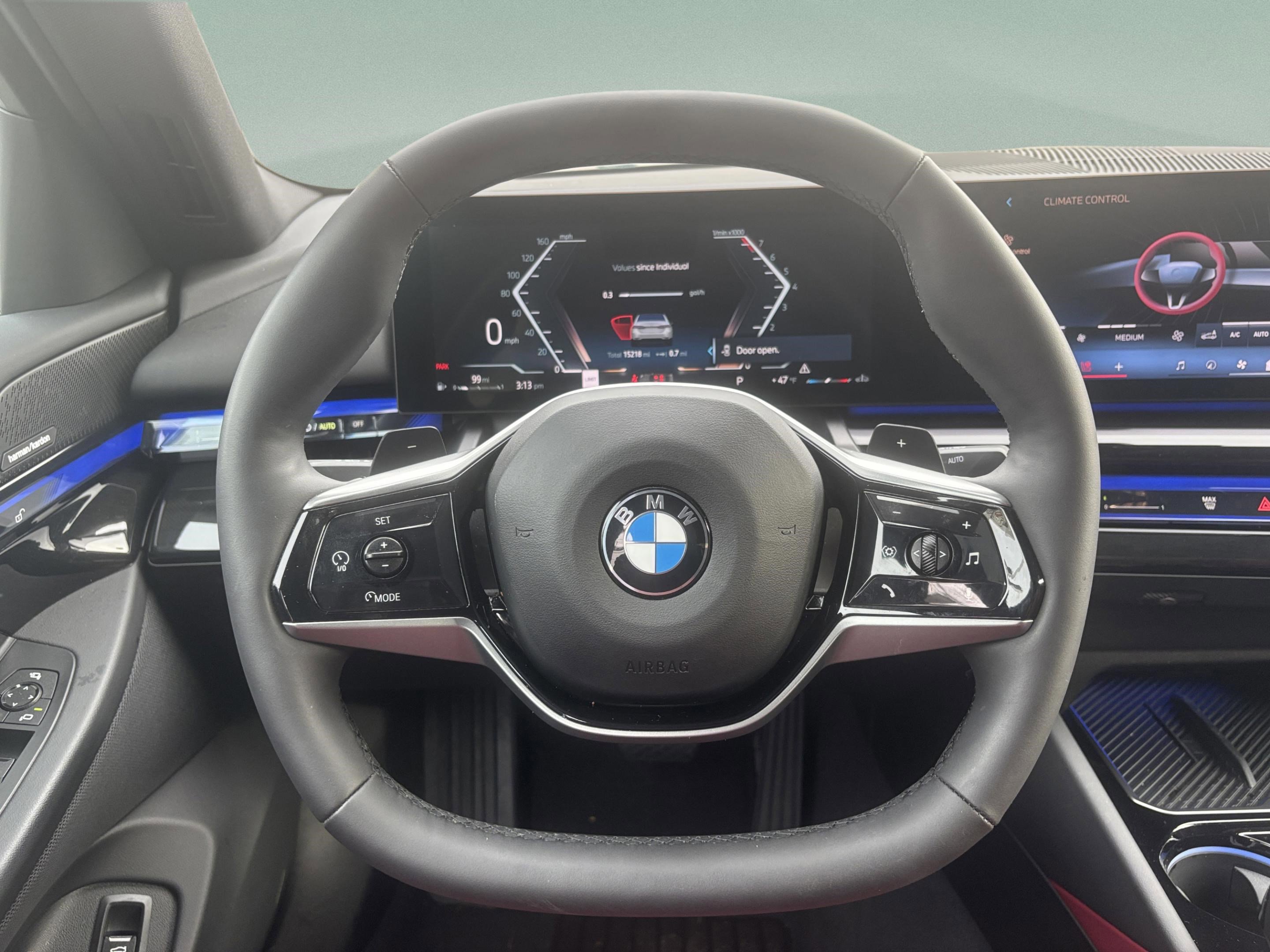 Used 2025 BMW 540i xDrive image 9