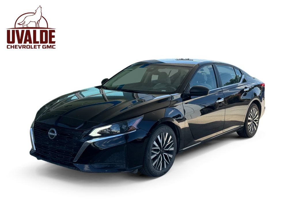 Used 2024 Nissan Altima 2.5 SV