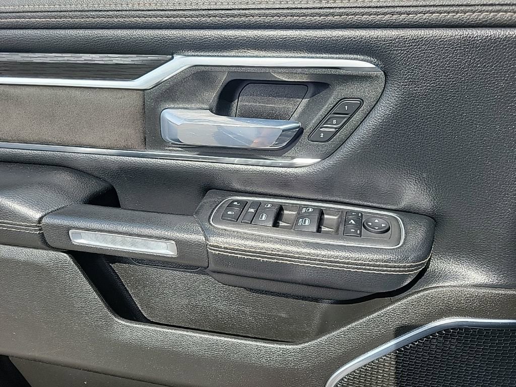 Used 2024 RAM 1500 Laramie AWD/4WD image 13