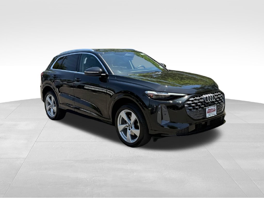 Used 2025 Audi Q5 Premium w/ Premium Plus AWD/4WD image 3