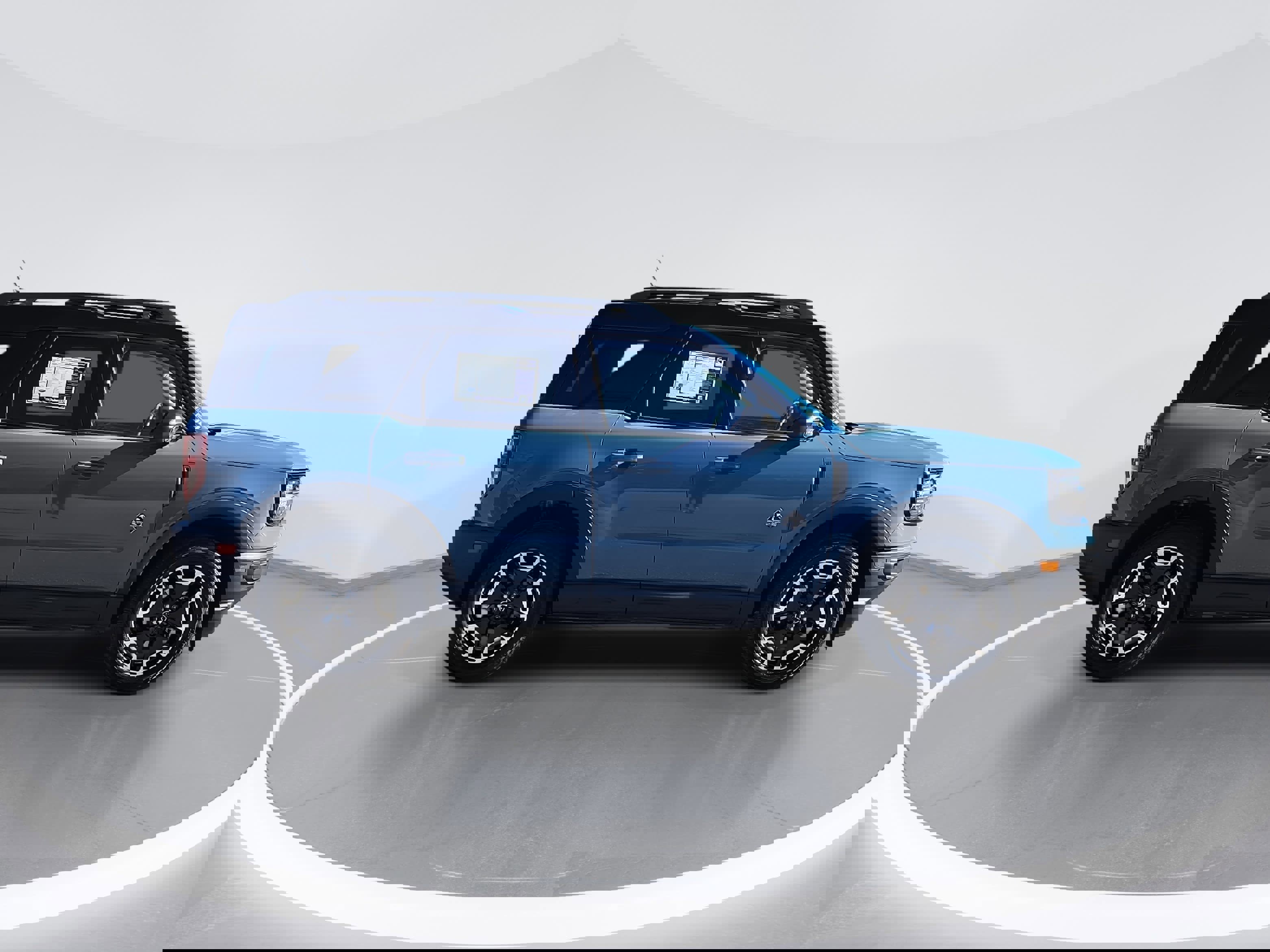 Used 2022 Ford Bronco Sport Outer Banks w/ Tech Package image 2