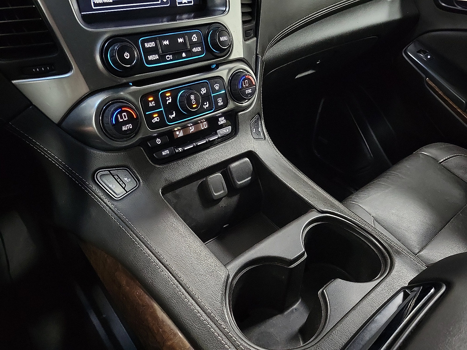 Used 2020 Chevrolet Tahoe LT AWD/4WD image 17