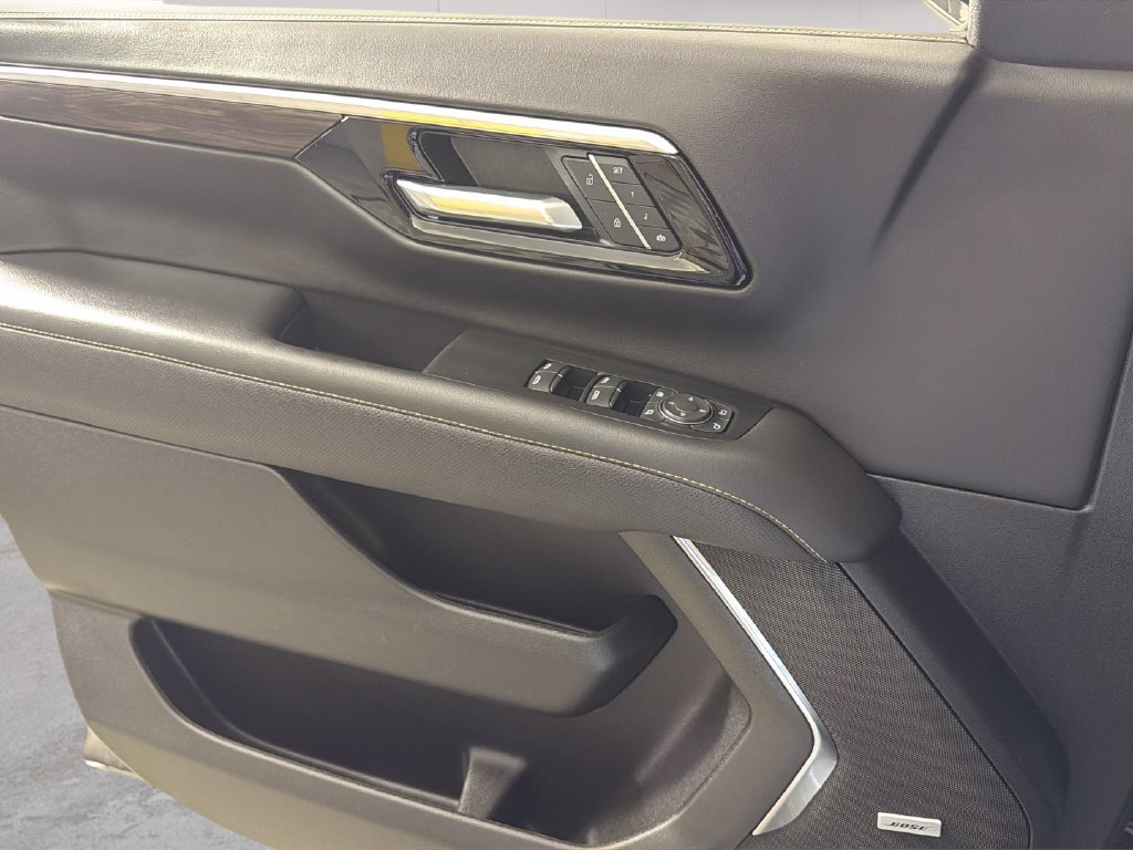 Certified 2025 Chevrolet Suburban Premier RWD image 38