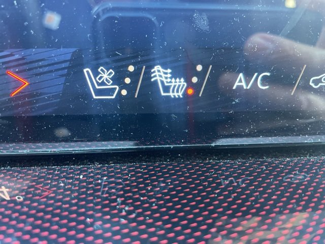 Used 2025 Chevrolet Traverse RS w/ LPO, Floor Liner Package image 16