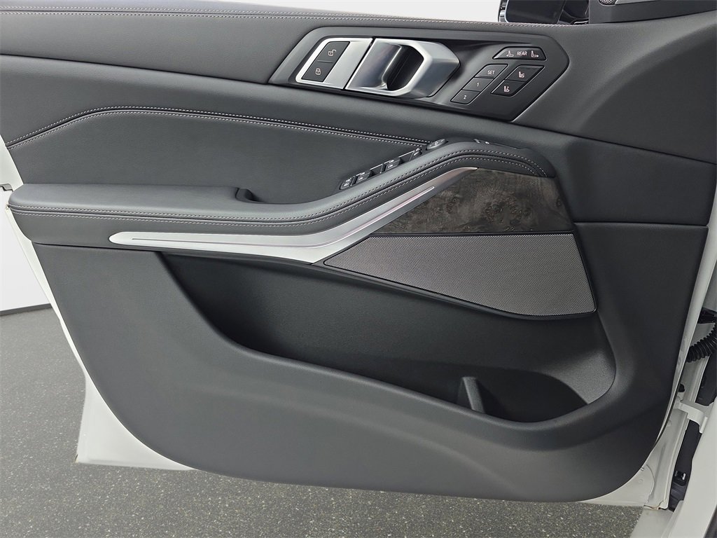 New 2026 BMW X7 xDrive40i w/ Executive Package image 27