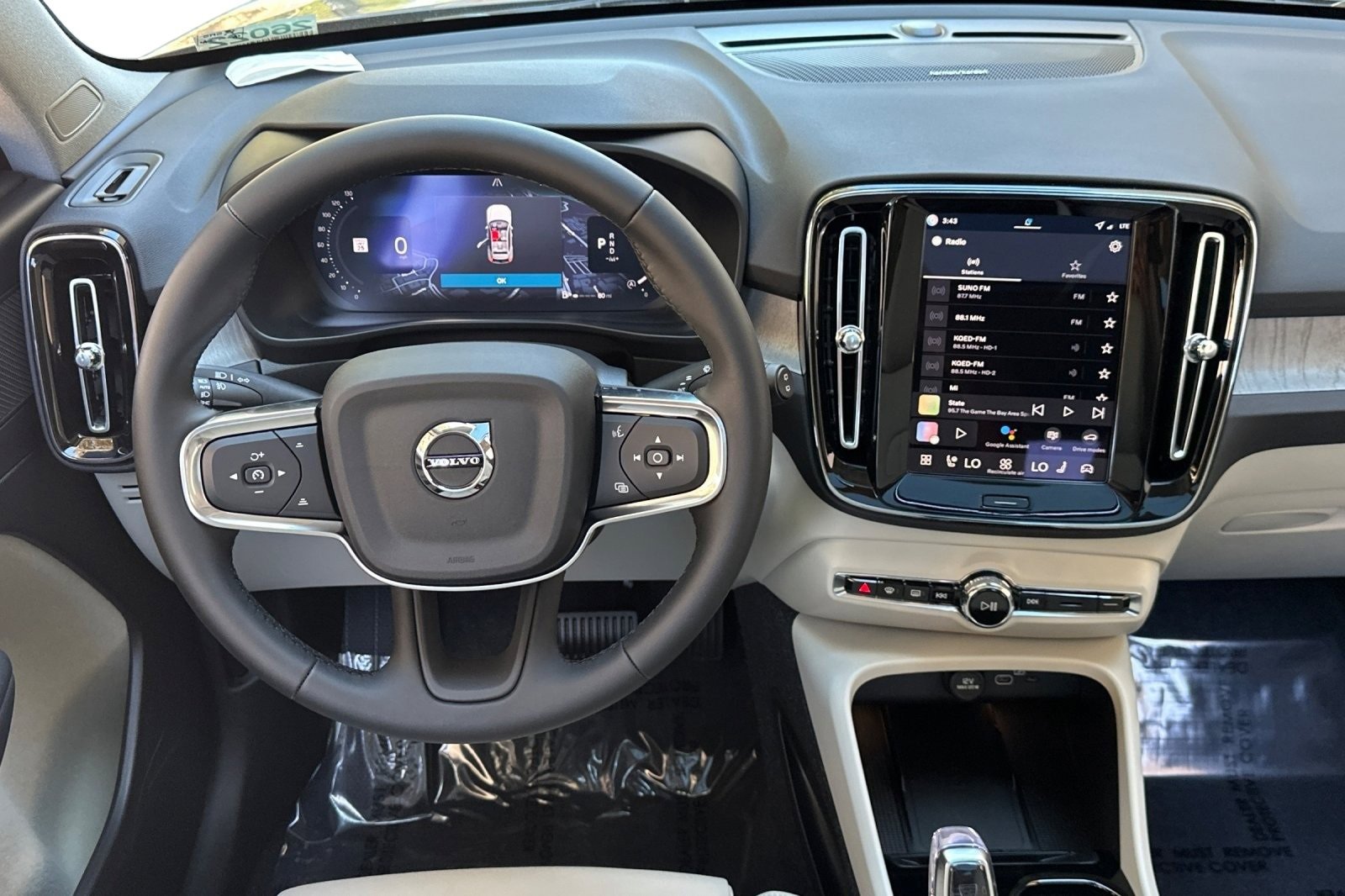 New 2026 Volvo XC40 B5 Ultra w/ Climate Package image 16