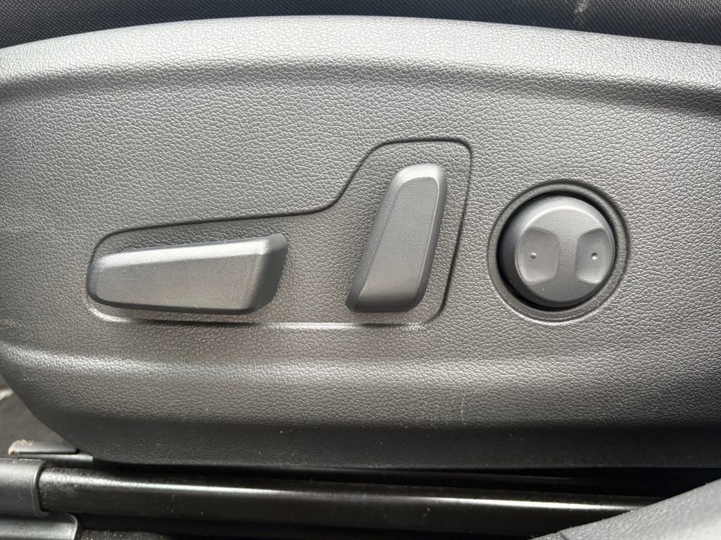Used 2023 Hyundai Kona SEL FWD image 14