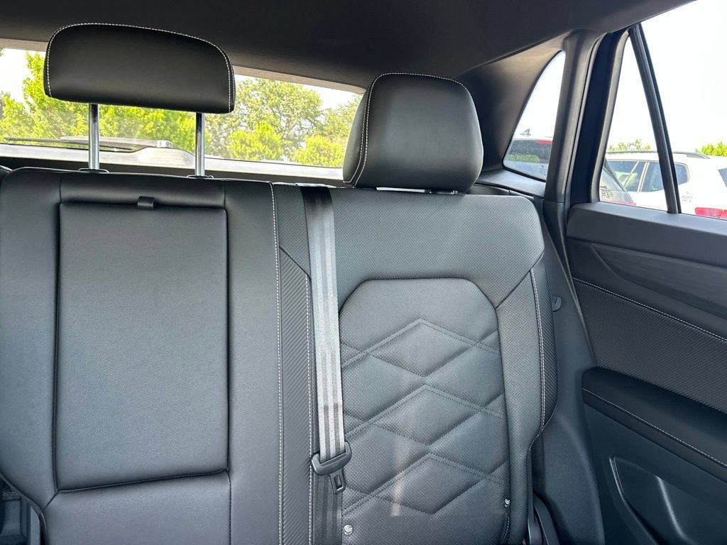 New 2026 Volkswagen Atlas Cross Sport SE FWD image 14