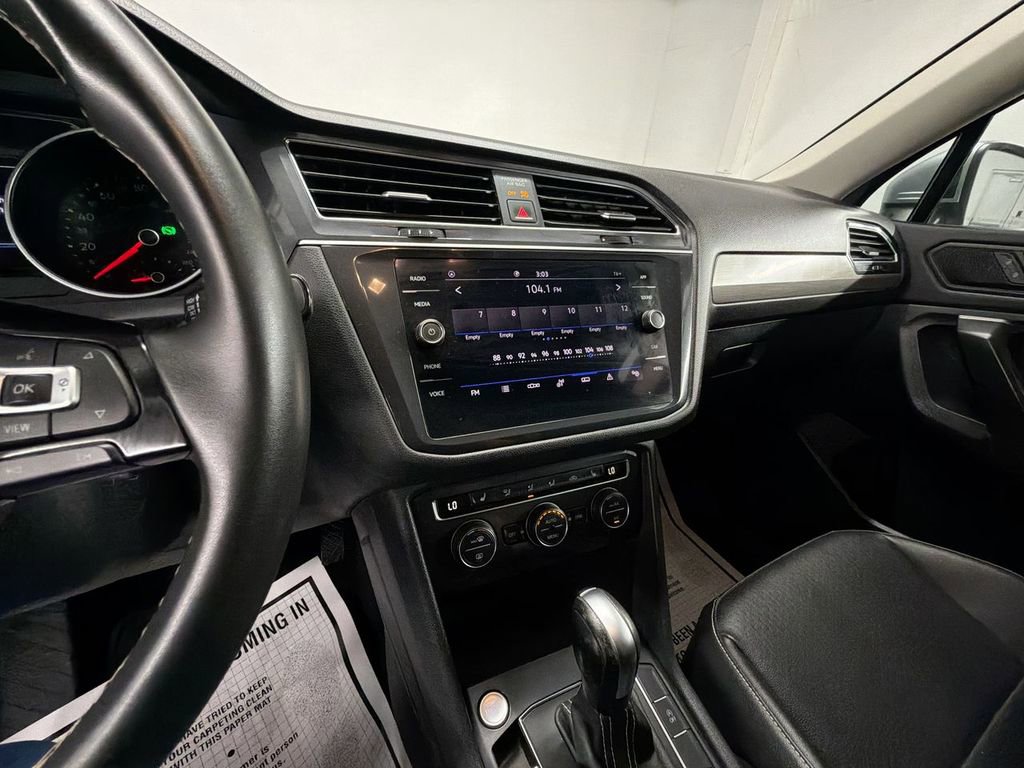 Used 2021 Volkswagen Tiguan SEL FWD image 18