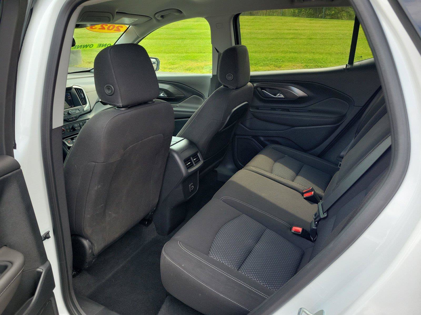 Used 2023 GMC Terrain SLE w/ Driver Convenience Package FWD image 13