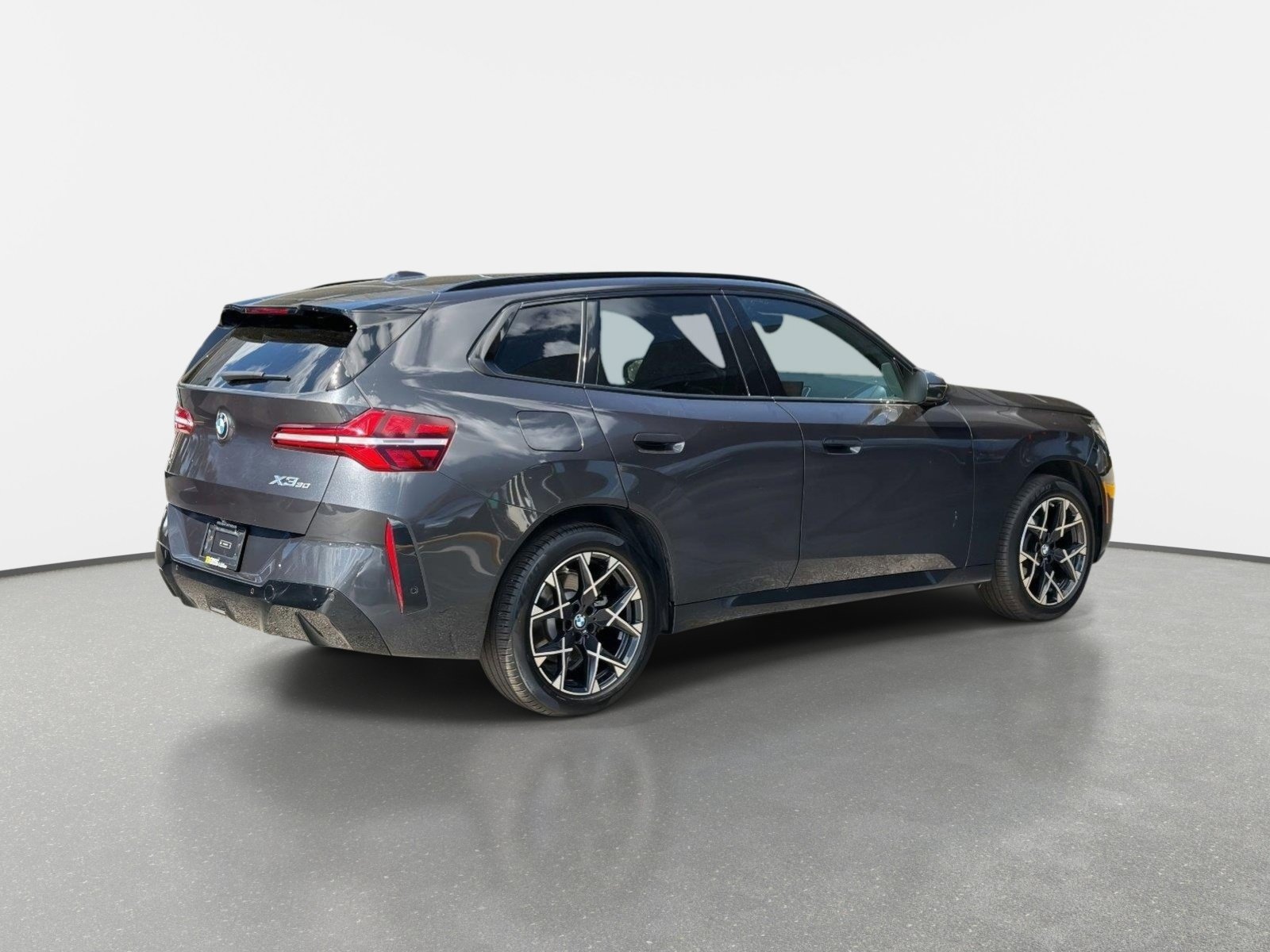 Used 2025 BMW X3 xDrive30i w/ Premium Package AWD/4WD image 3