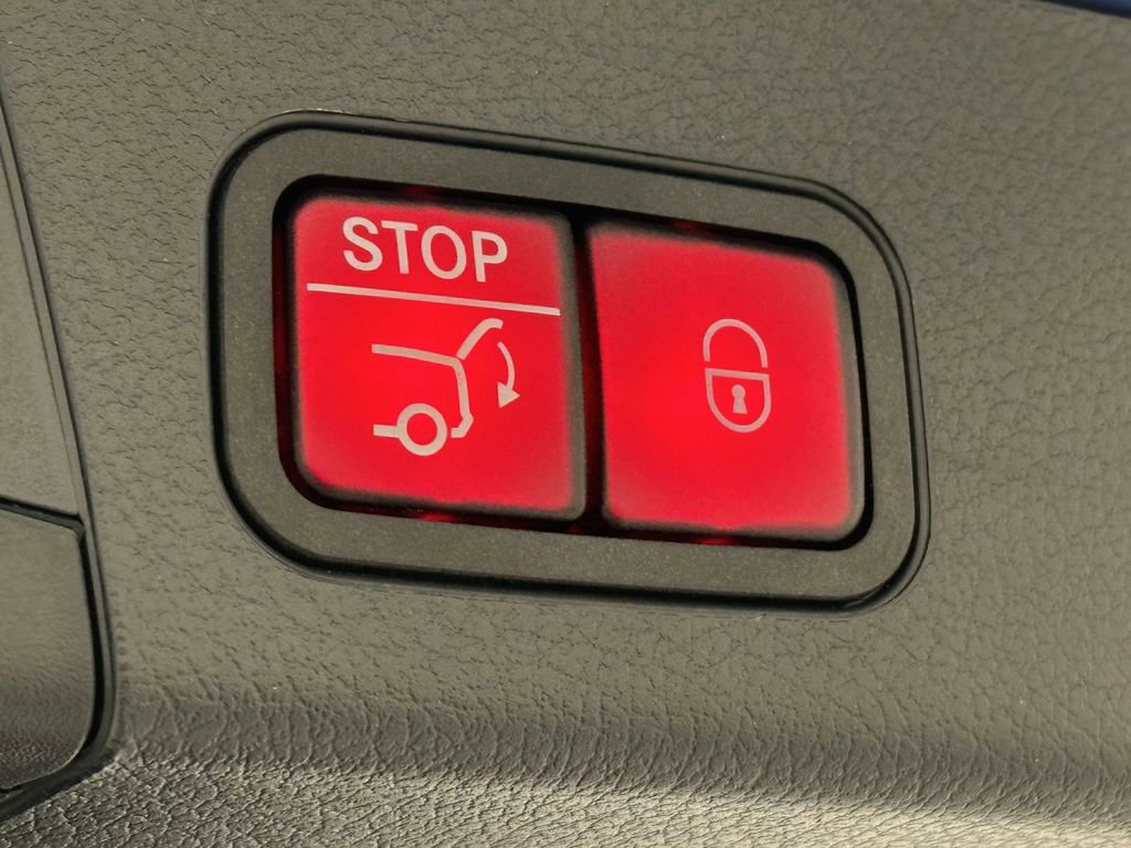 Certified 2025 Mercedes-Benz GLB 250 image 21