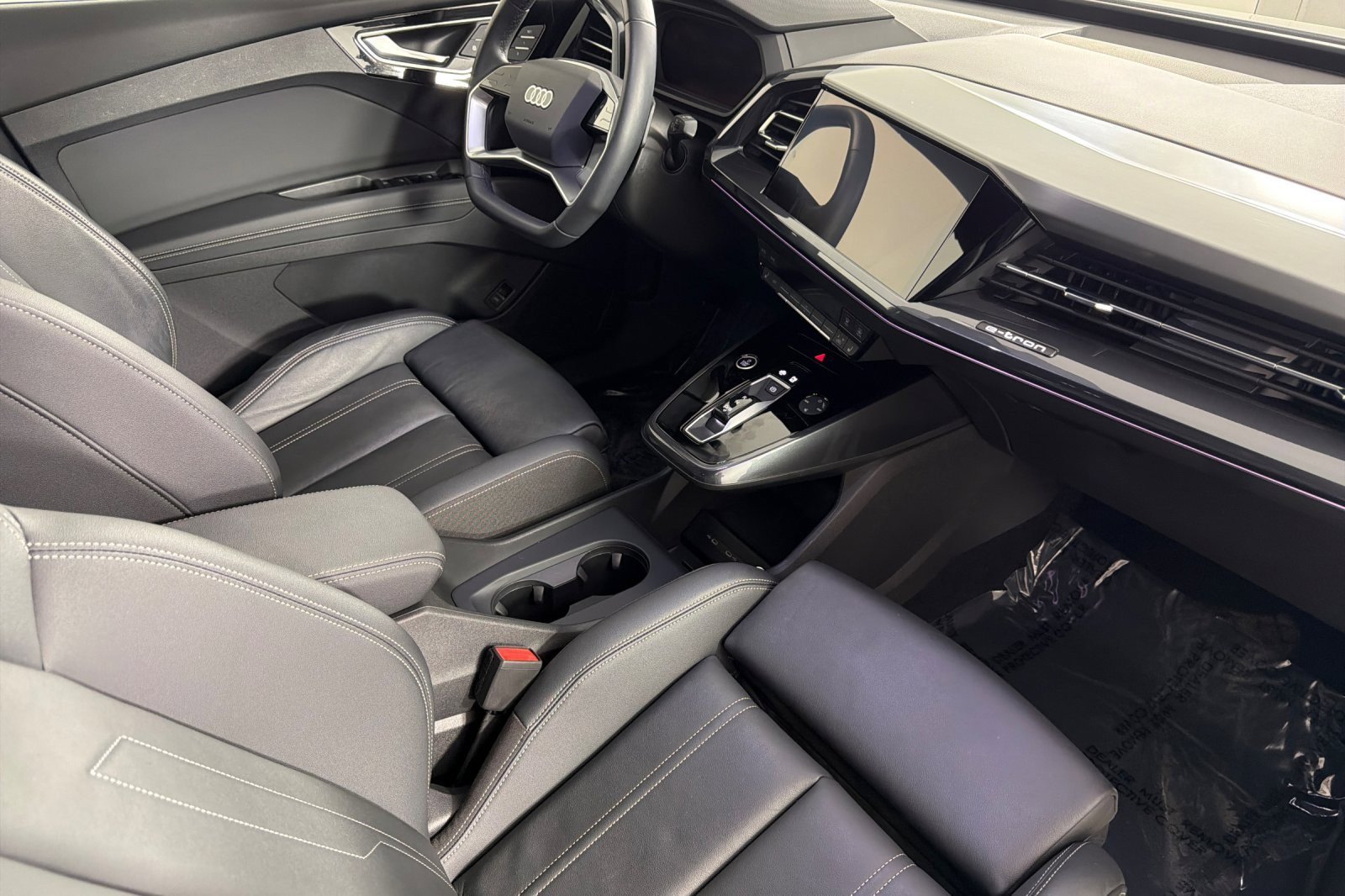 Used 2023 Audi Q4 e-tron Premium Plus w/ Premium Plus image 15