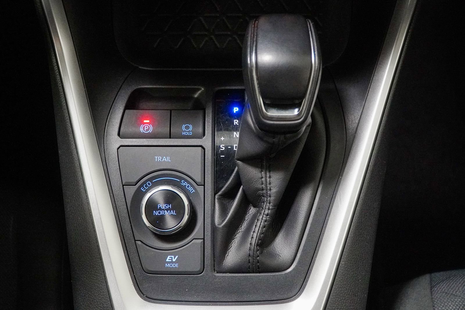 Used 2020 Toyota RAV4 XLE w/ Convenience Package AWD/4WD image 34