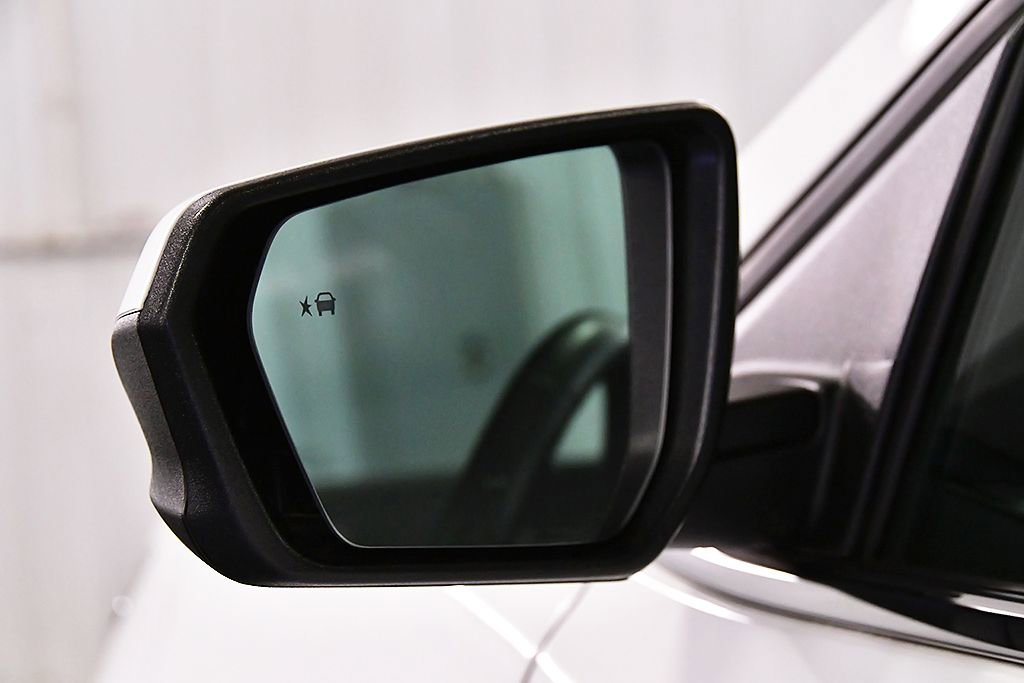 Used 2023 Chevrolet Equinox LT AWD/4WD image 13