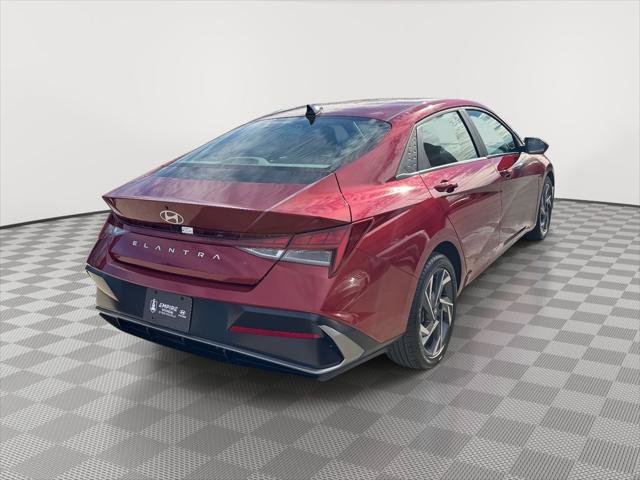 Certified 2025 Hyundai Elantra SEL image 6