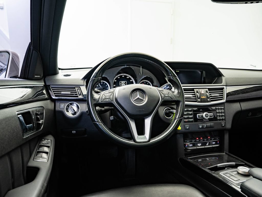 Used 2012 Mercedes-Benz E 350 4MATIC Sedan image 4