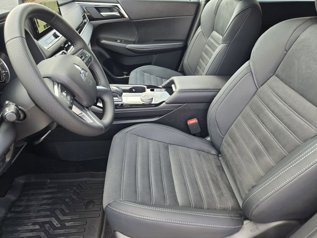 New 2025 Mitsubishi Outlander Trail Edition image 9