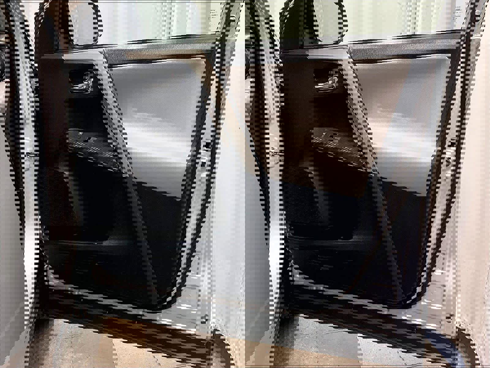 Used 2014 Toyota RAV4 XLE image 12