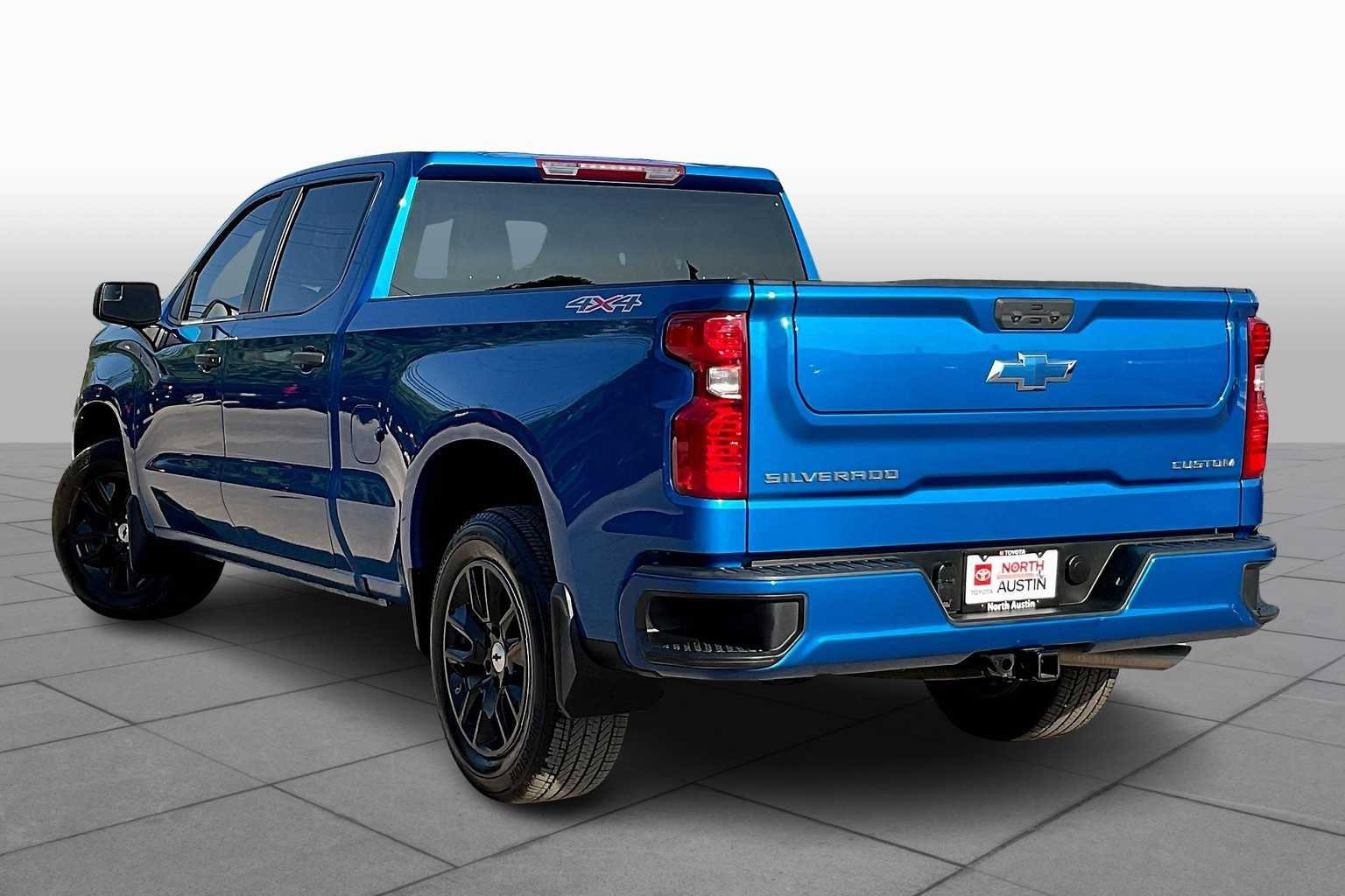 Used 2023 Chevrolet Silverado 1500 Custom image 18