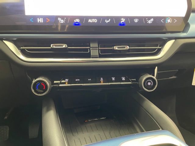 New 2026 Chevrolet Equinox EV LT AWD/4WD image 8