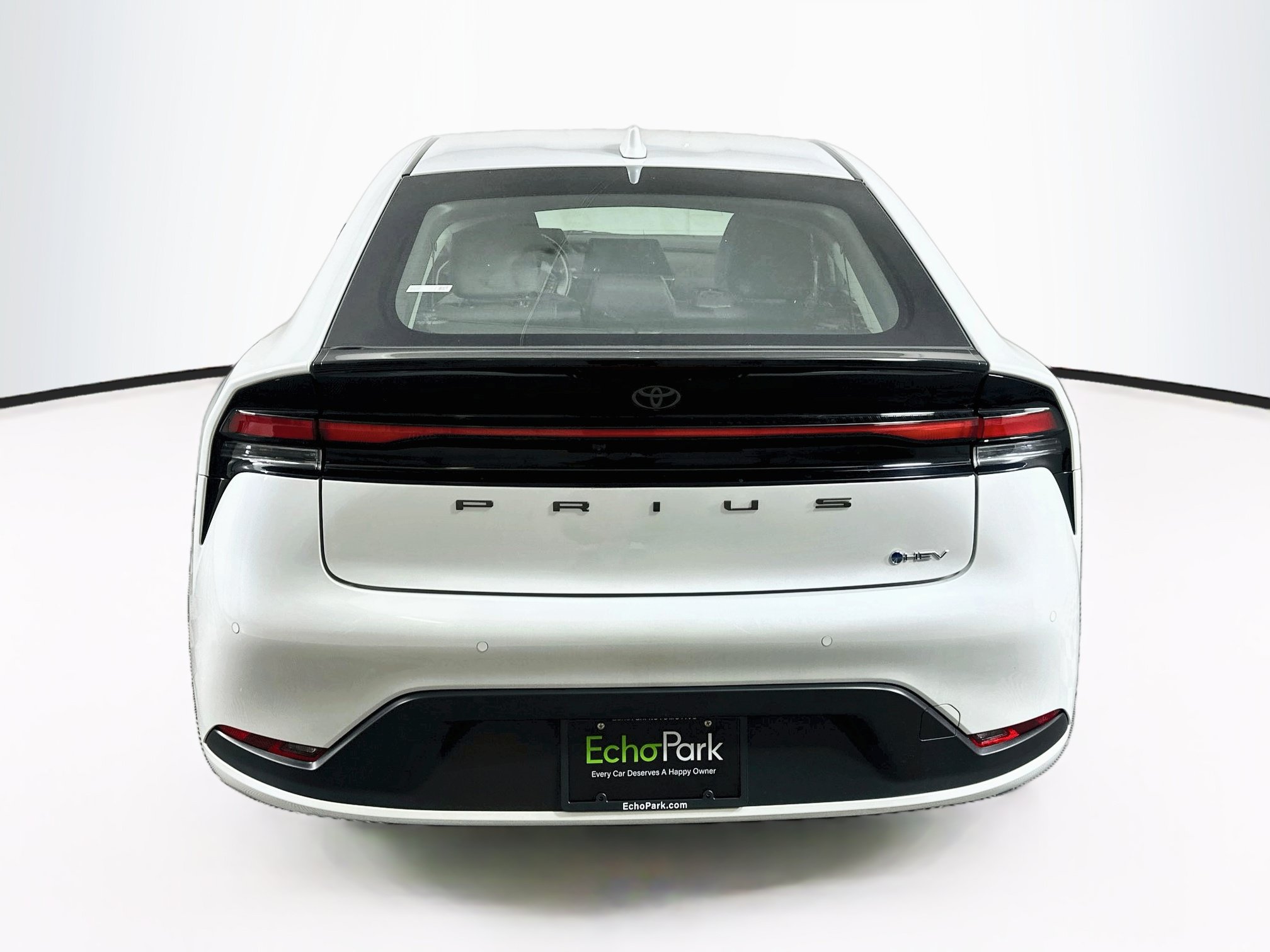 Used 2025 Toyota Prius LE FWD image 7