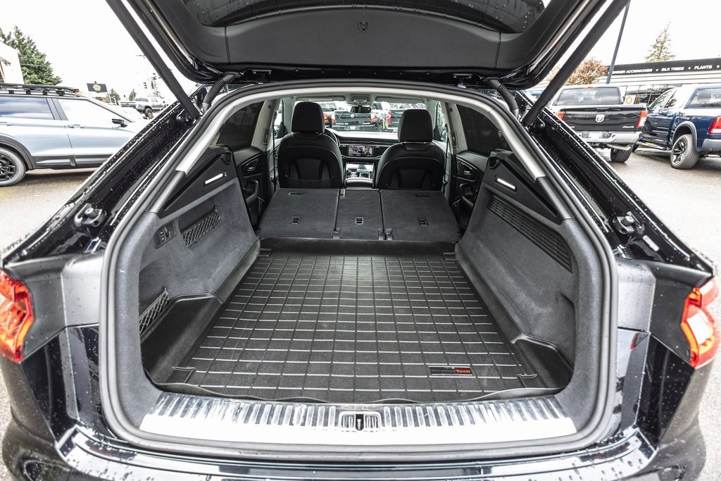 Used 2019 Audi Q8 Prestige w/ Adaptive Chassis Package image 40