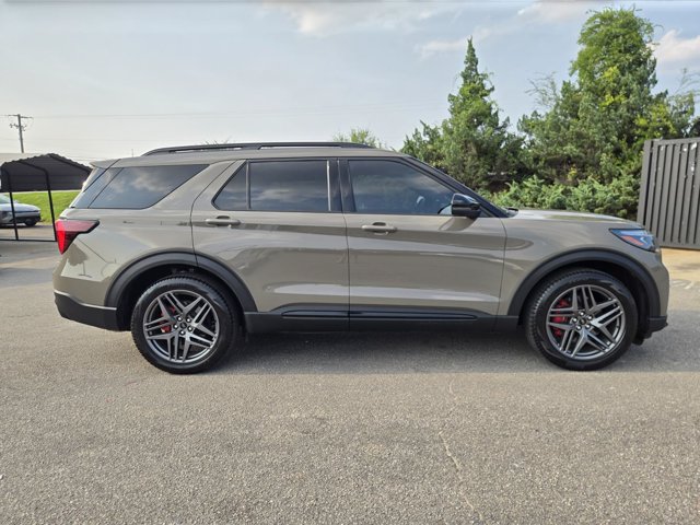 Used 2026 Ford Explorer ST w/ Sun And Sound Package RWD image 5