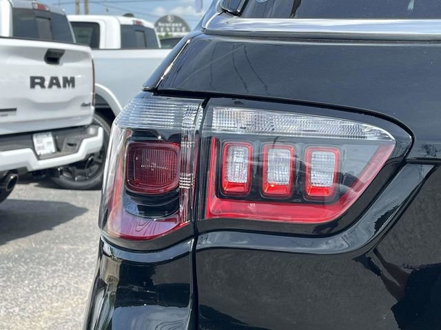 Used 2023 Jeep Compass Latitude image 10