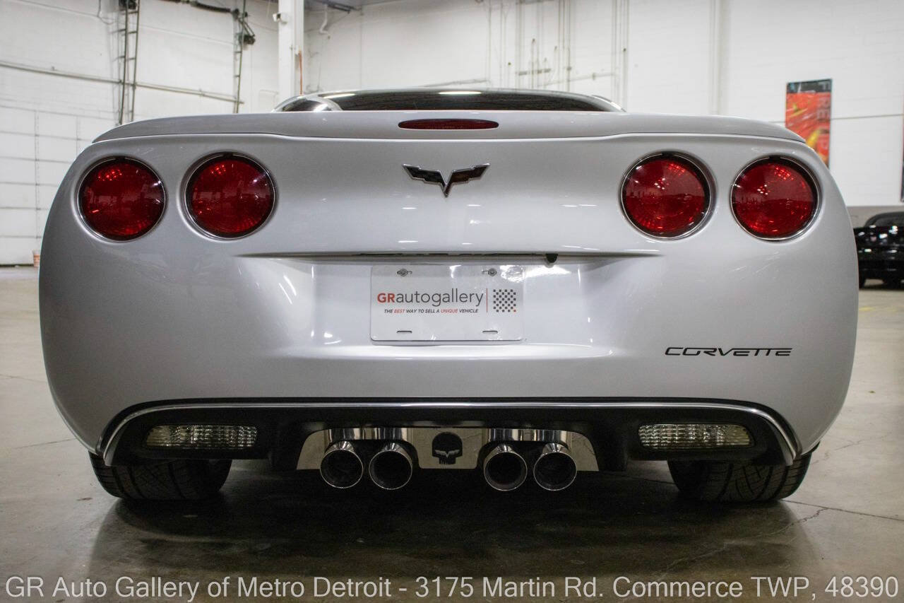 Used 2009 Chevrolet Corvette Coupe w/ Preferred Equipment Group RWD image 7