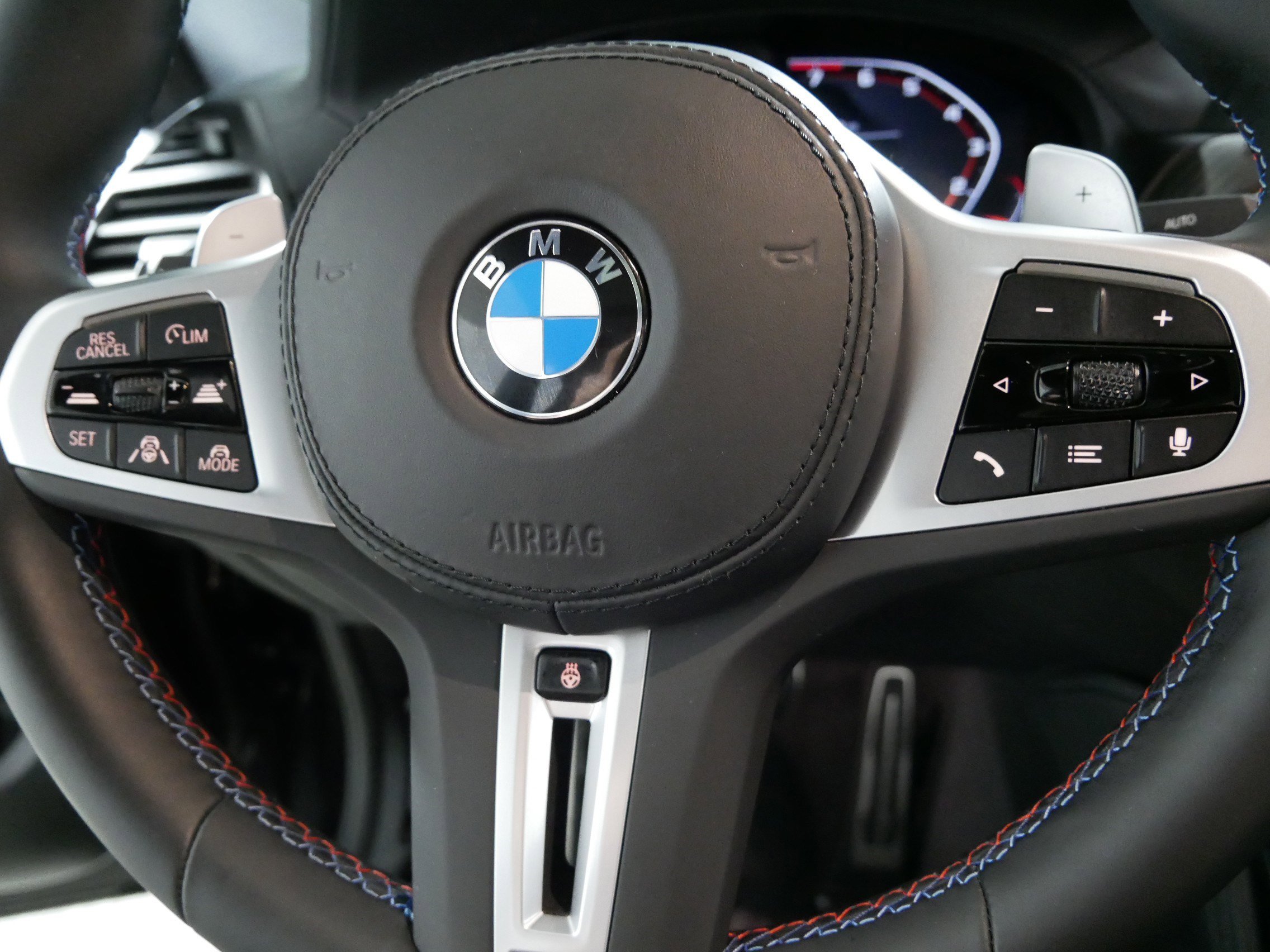 Used 2024 BMW X4 M40i AWD/4WD image 25