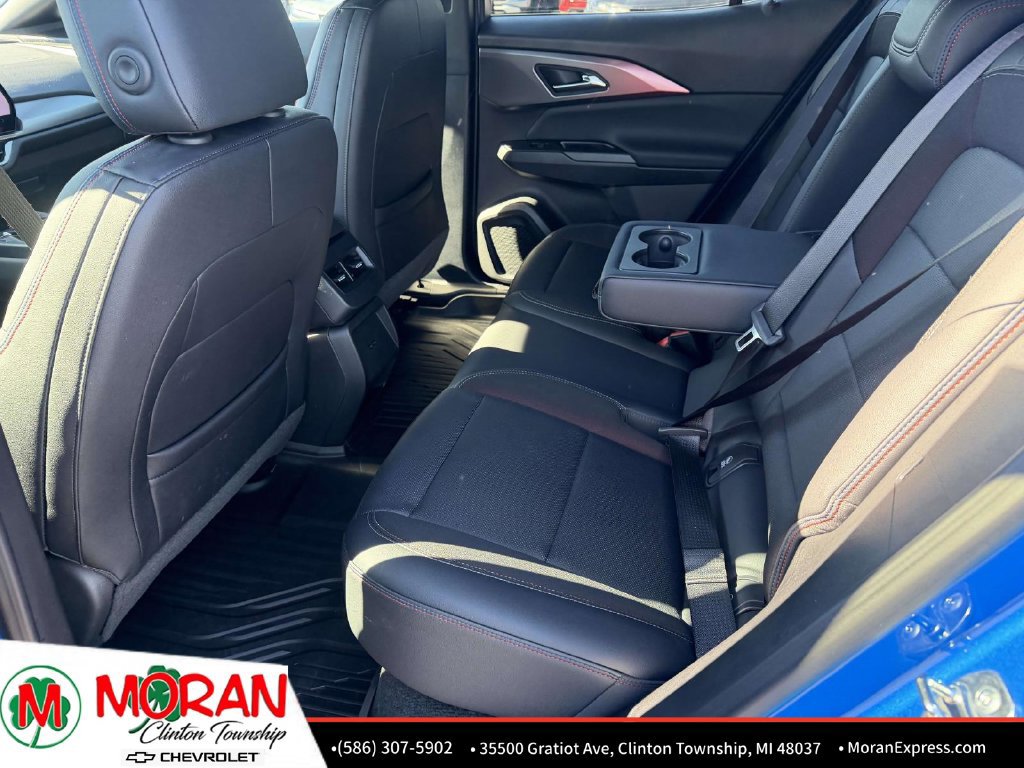 Used 2024 Chevrolet Equinox EV RS FWD image 12